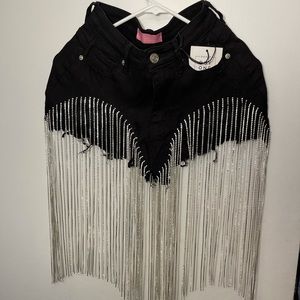 Crop denim black shorts with rhinestone (AKIRA)